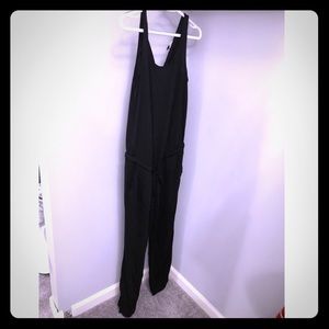 NWOT - Old navy black maternity jumper